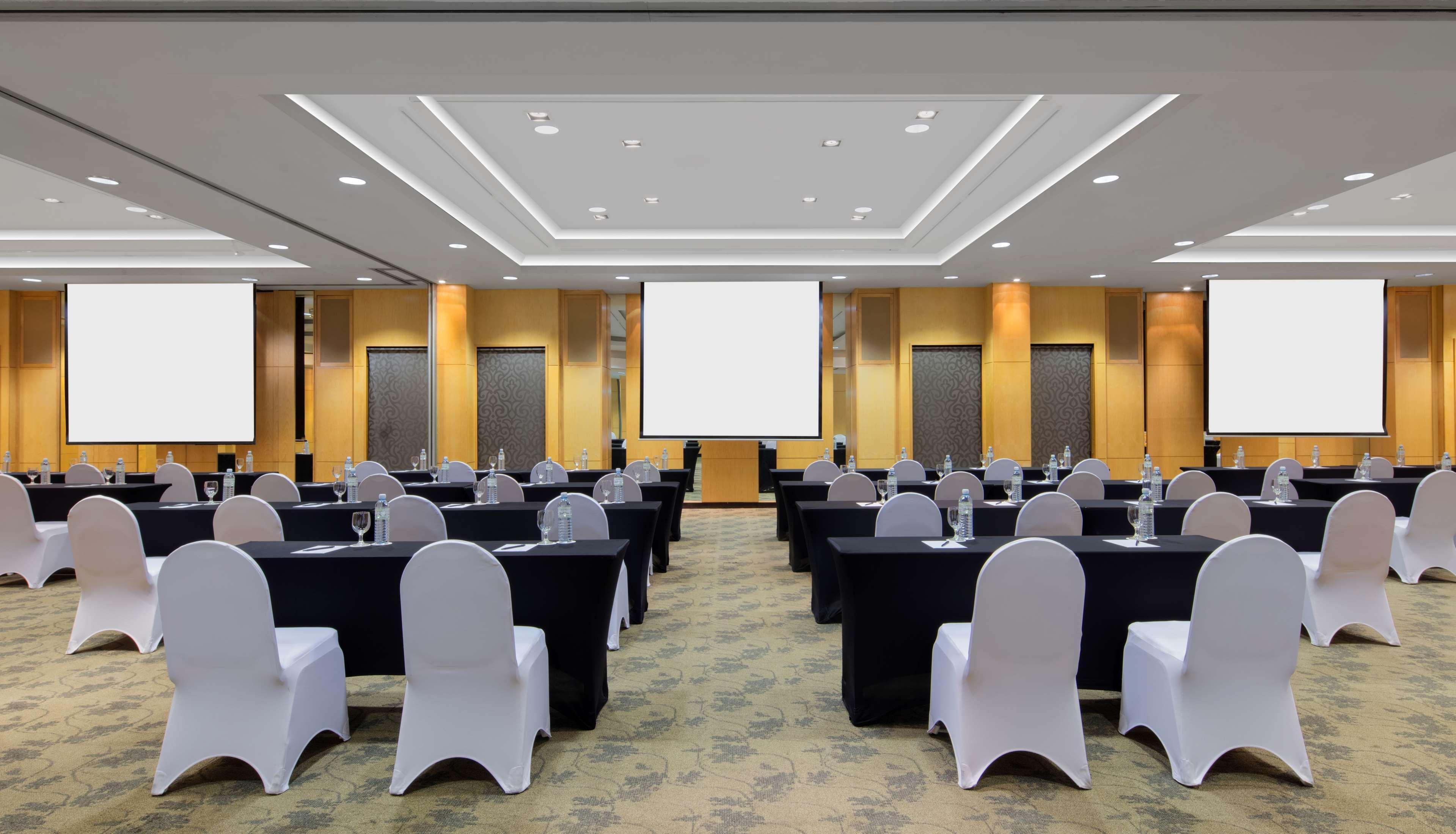 Radisson Hotel Brunei Darussalam Bandar Seri Begawan Extérieur photo