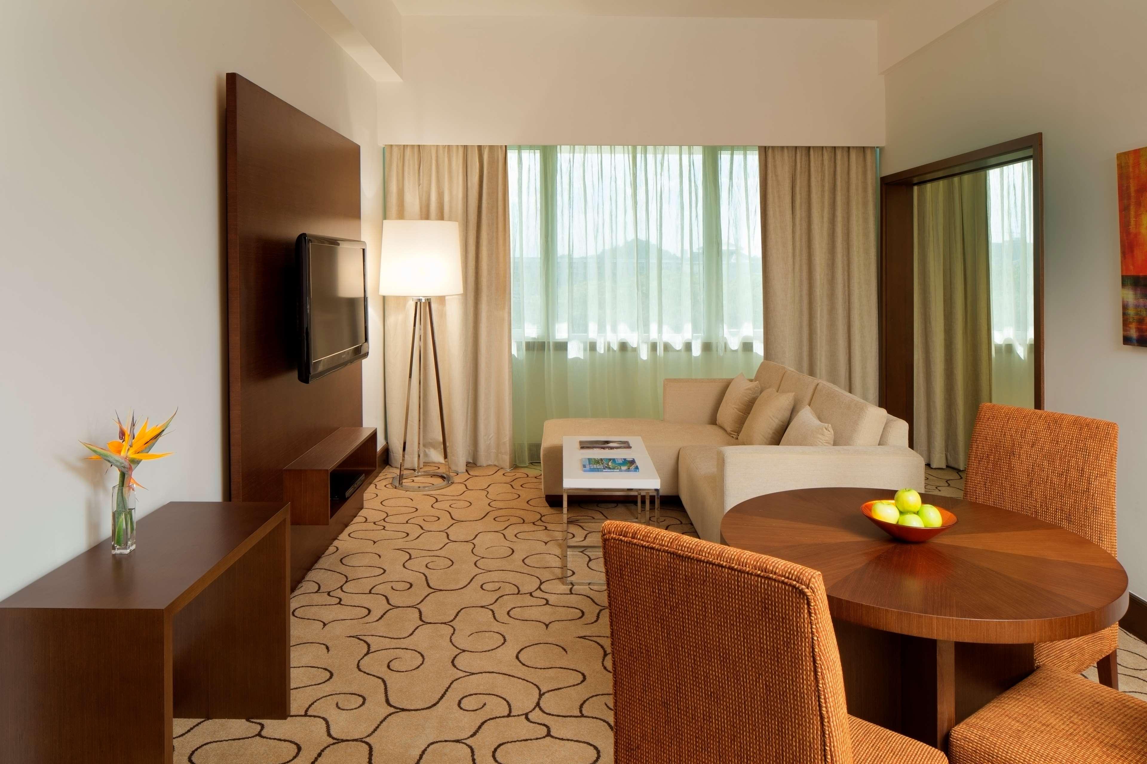 Radisson Hotel Brunei Darussalam Bandar Seri Begawan Extérieur photo