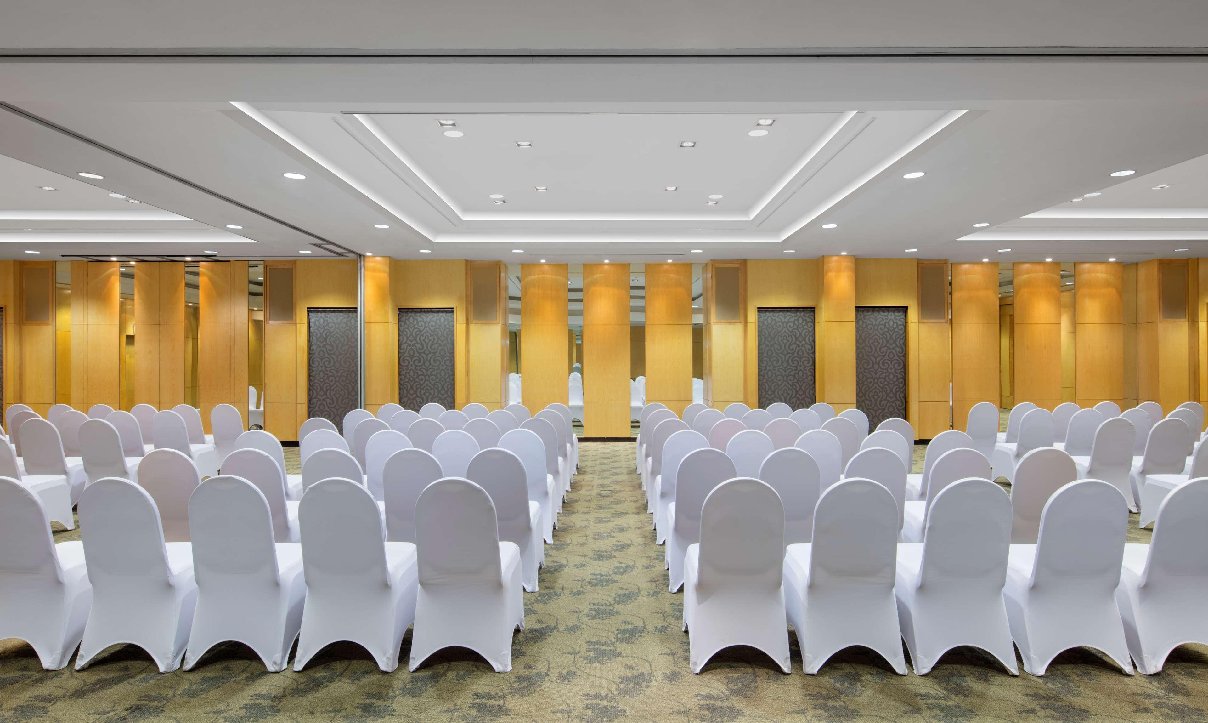 Radisson Hotel Brunei Darussalam Bandar Seri Begawan Extérieur photo