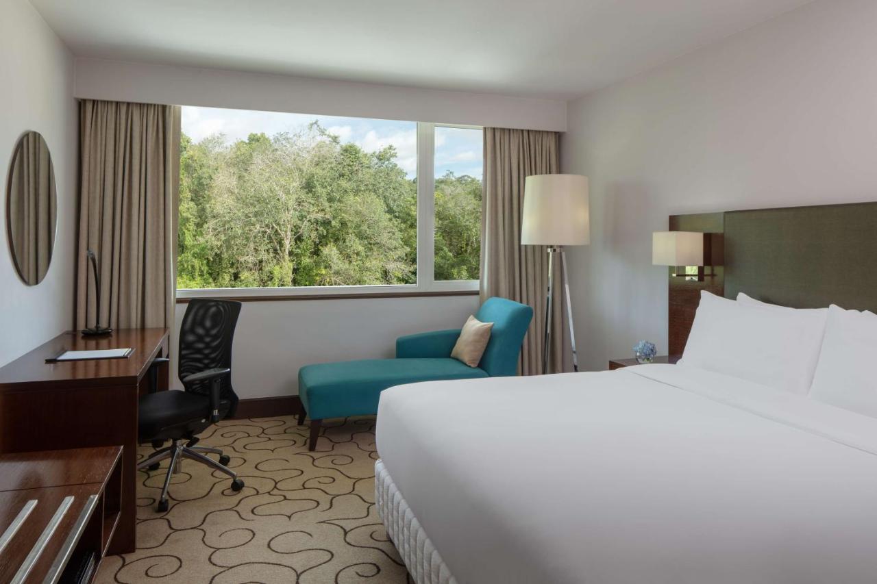 Radisson Hotel Brunei Darussalam Bandar Seri Begawan Extérieur photo