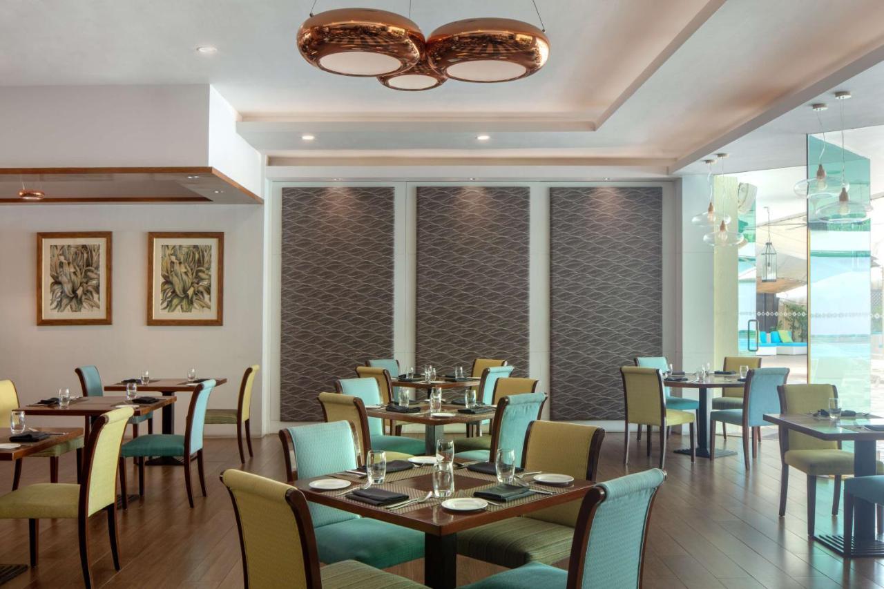 Radisson Hotel Brunei Darussalam Bandar Seri Begawan Extérieur photo